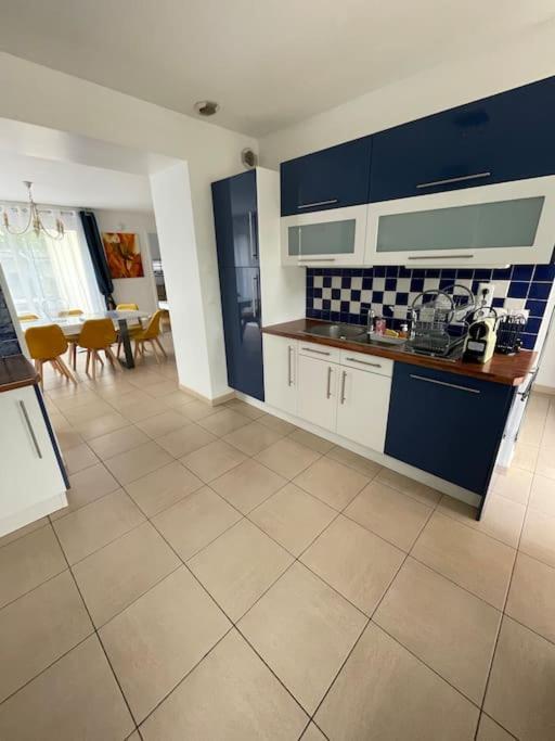 Maison De Vacances Familiale Ouistreham Exteriör bild