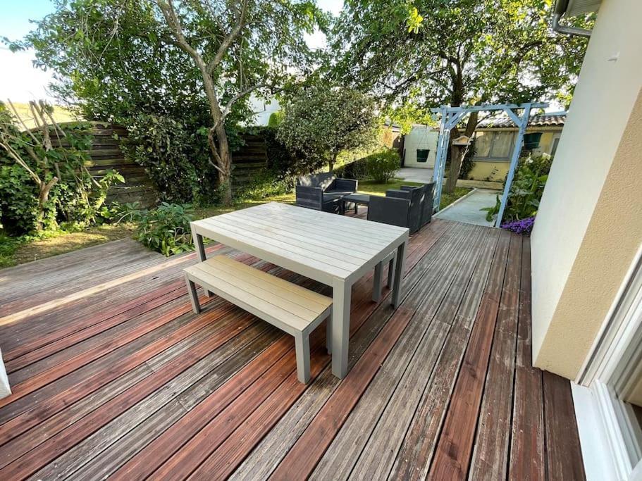 Maison De Vacances Familiale Ouistreham Exteriör bild