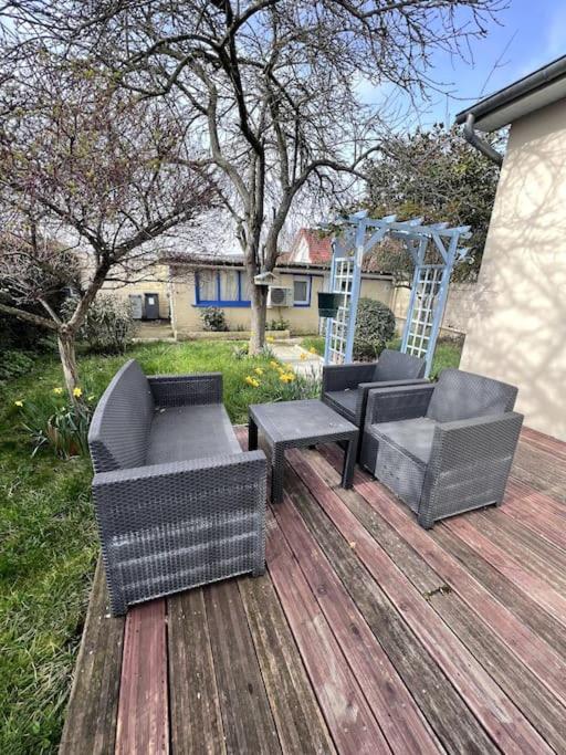 Maison De Vacances Familiale Ouistreham Exteriör bild